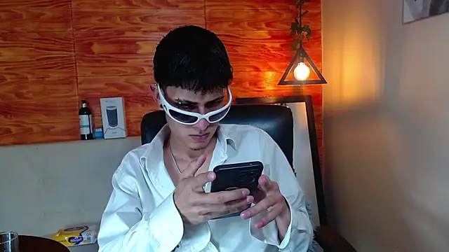 Snapshot of Bastiaan_28 chatting on 02/11/25, 02:25 Bastiaan 28 online show from 02/11/25, 02:25