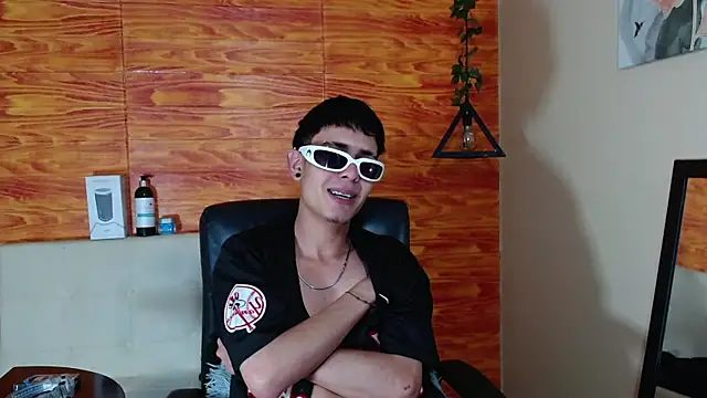 Snapshot of Bastiaan_28 chatting on 02/12/25, 09:20 Bastiaan 28 online show from 02/12/25, 09:20