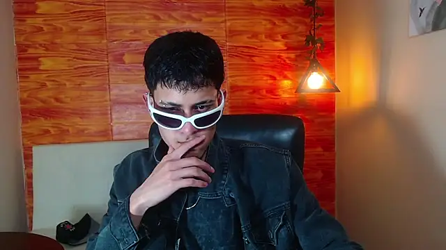 Snapshot of Bastiaan_28 chatting on 03/02/25, 09:01 Bastiaan 28 online show from 03/02/25, 09:01