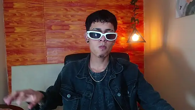 Snapshot of Bastiaan_28 chatting on 03/03/25, 12:04 Bastiaan 28 online show from 03/03/25, 12:04