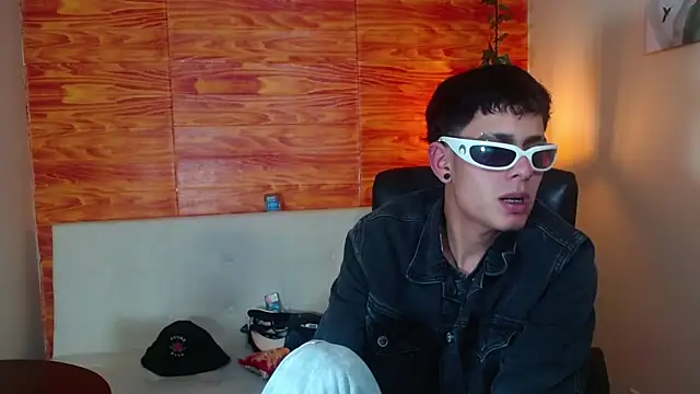 Snapshot of Bastiaan_28 chatting on 03/03/25, 03:08 Bastiaan 28 online show from 03/03/25, 03:08