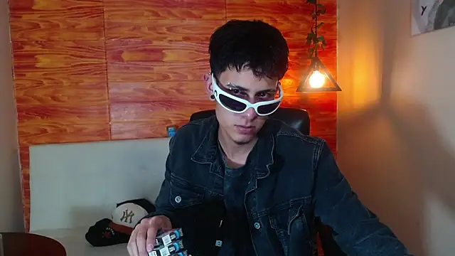 Snapshot of Bastiaan_28 chatting on 03/03/25, 06:15 Bastiaan 28 online show from 03/03/25, 06:15