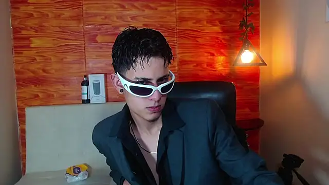 Snapshot of Bastiaan_28 chatting on 03/04/25, 03:00 Bastiaan 28 online show from 03/04/25, 03:00