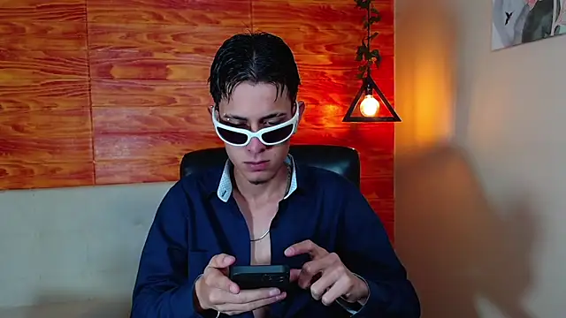 Snapshot of Bastiaan_28 chatting on 03/05/25, 02:57 Bastiaan 28 online show from 03/05/25, 02:57