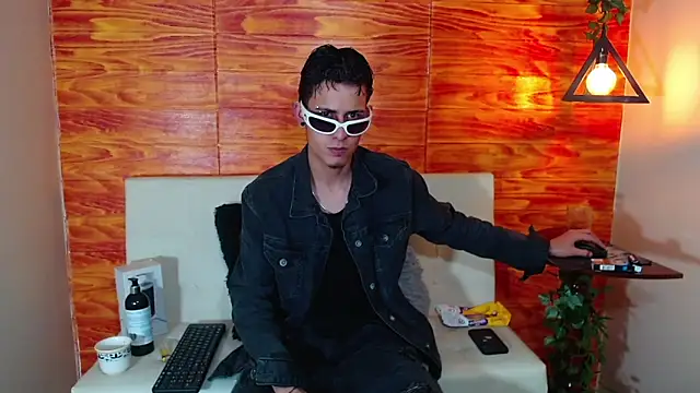 Snapshot of Bastiaan_28 chatting on 03/07/25, 10:02 Bastiaan 28 online show from 03/07/25, 10:02