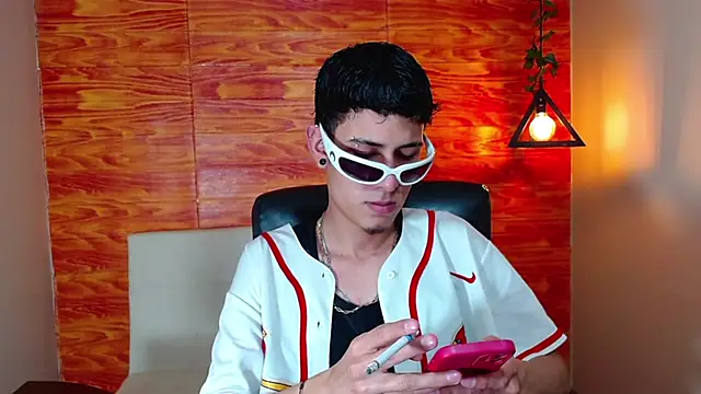 Snapshot of Bastiaan_28 chatting on 03/16/25, 03:25 Bastiaan 28 online show from 03/16/25, 03:25