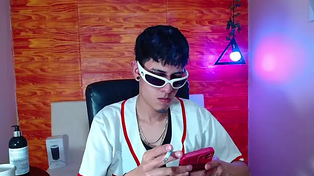 Snapshot of Bastiaan_28 chatting on 03/16/25, 06:31 Bastiaan 28 online show from 03/16/25, 06:31