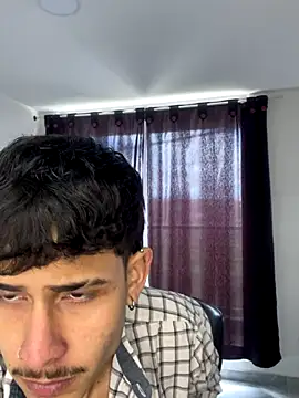 Snapshot of Bastiaan_28 chatting on 10/05/25, 04:49 Bastiaan 28 online show from 10/05/25, 04:49