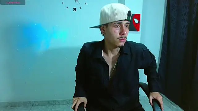 Snapshot of Bastiaan_28 chatting on 10/11/25, 11:25 Bastiaan 28 online show from 10/11/25, 11:25