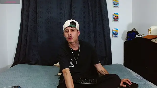 Snapshot of Bastiaan_28 chatting on 11/06/25, 03:51 Bastiaan 28 online show from 11/06/25, 03:51