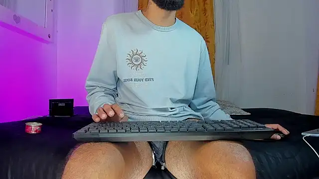 estiben 05 online show from 03/17/26, 03:37