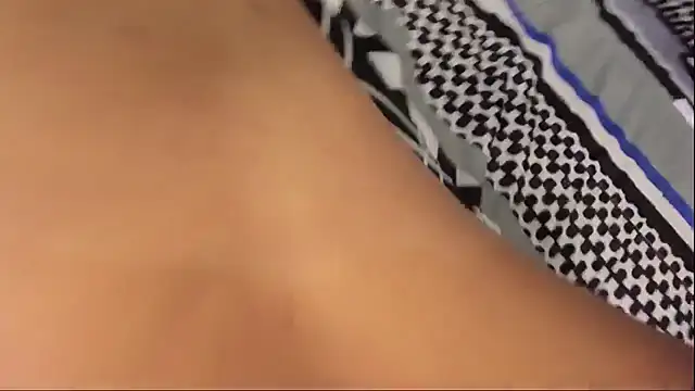 Snapshot of Valentine_petite1 chatting on 10/13/25, 02:39 Valentine petite1 online show from 10/13/25, 02:39