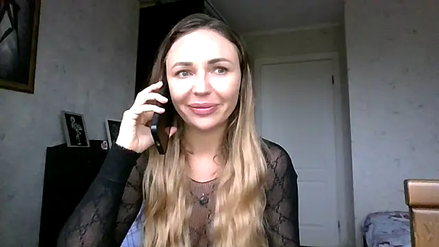 AngelinaLove28 online show from 10/24/25, 06:10