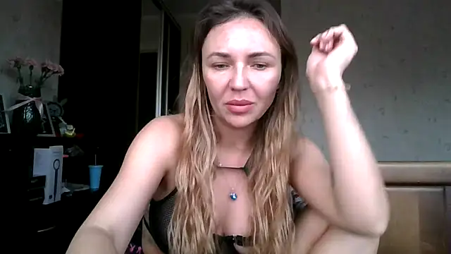 AngelinaLove28 online show from 11/03/25, 07:42