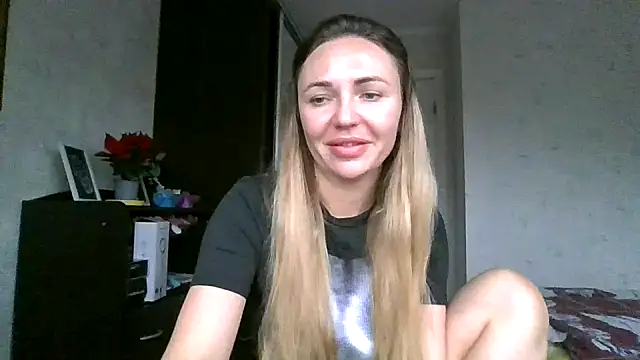 AngelinaLove28 online show from 11/30/25, 07:45