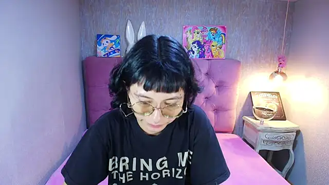 Snapshot of charlottemoonxz chatting on 05/20/26, 06:03 charlottemoonxz online show from 05/20/26, 06:03