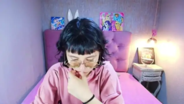Snapshot of charlottemoonxz chatting on 05/24/26, 06:35 charlottemoonxz online show from 05/24/26, 06:35