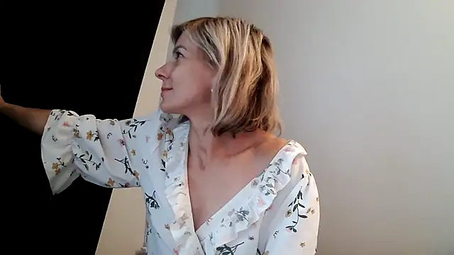 anechka1 online show from 10/21/25, 11:55