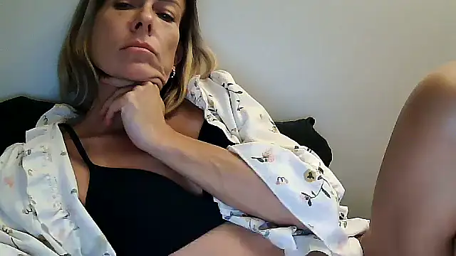 anechka1 online show from 11/12/25, 11:47