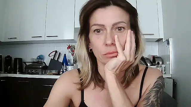 Snapshot of anechka1 chatting on 06/01/26, 09:16 anechka1 online show from 06/01/26, 09:16