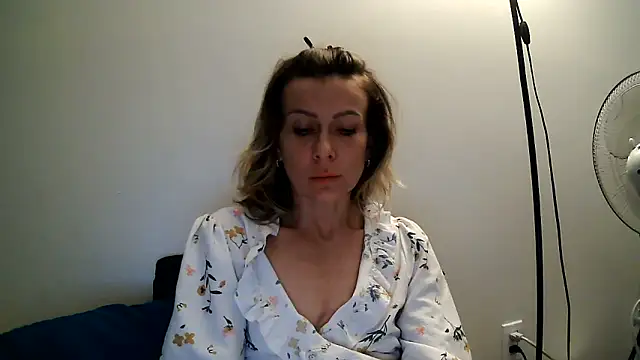 Snapshot of anechka1 chatting on 06/11/26, 01:27 anechka1 online show from 06/11/26, 01:27
