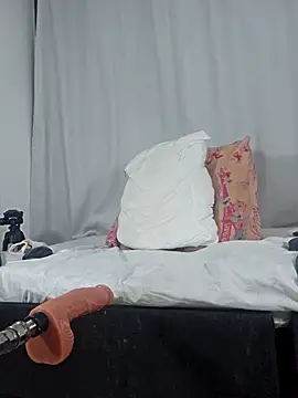 hole davidd online show from 11/28/25, 11:51