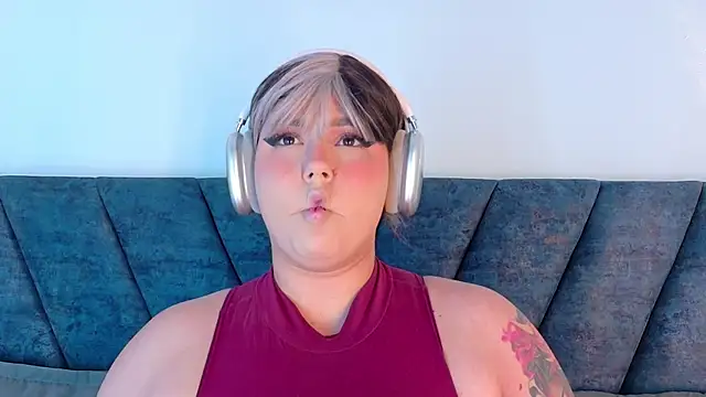 Karmilla Rosse online show from 04/12/26, 10:31