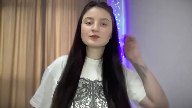 Snapshot of LocaAlis chatting on 01/28/25, 12:11 LocaAlis online show from 01/28/25, 12:11