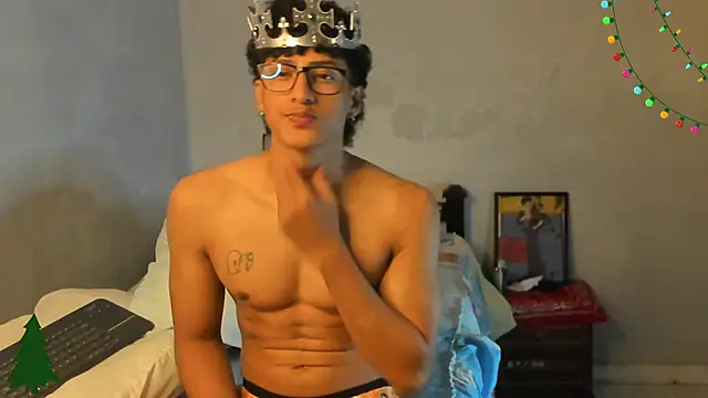 Snapshot of Ivano_joness chatting on 12/14/24, 02:42 Ivano joness online show from 12/14/24, 02:42