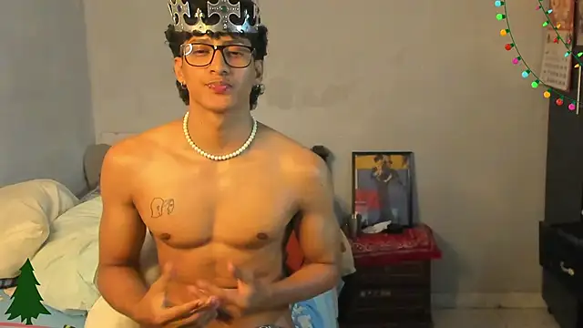 Snapshot of Ivano_joness chatting on 12/15/24, 04:40 Ivano joness online show from 12/15/24, 04:40