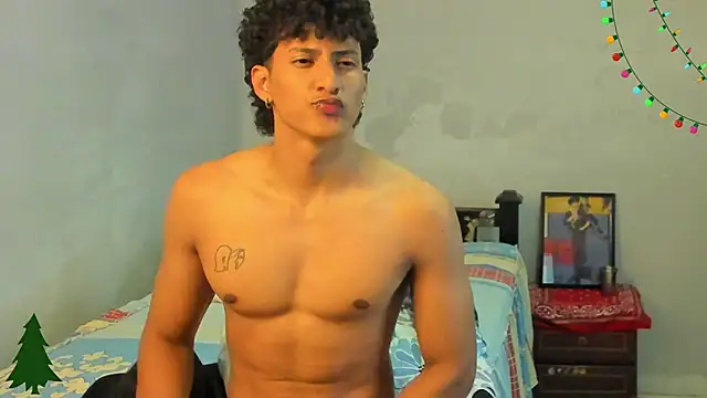 Snapshot of Ivano_joness chatting on 12/17/24, 06:56 Ivano joness online show from 12/17/24, 06:56