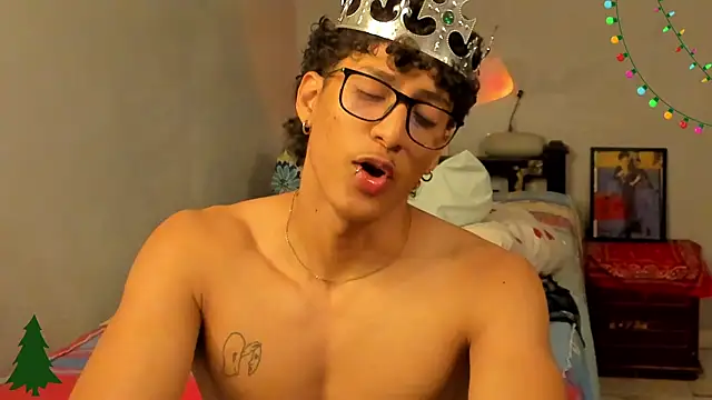 Snapshot of Ivano_joness chatting on 12/19/24, 07:29 Ivano joness online show from 12/19/24, 07:29