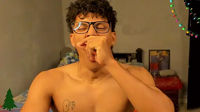 Snapshot of Ivano_joness chatting on 12/20/24, 11:54 Ivano joness online show from 12/20/24, 11:54