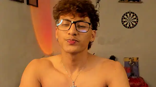 Snapshot of Ivano_joness chatting on 01/27/25, 06:09 Ivano joness online show from 01/27/25, 06:09