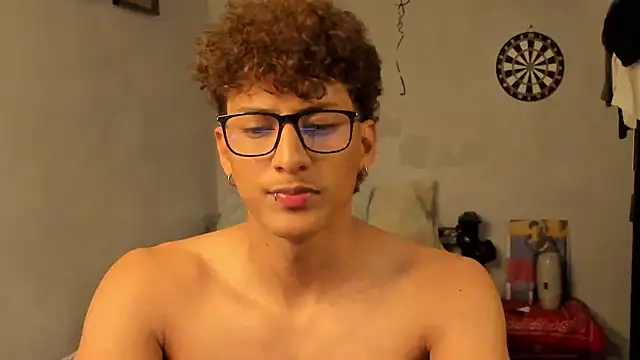 Snapshot of Ivano_joness chatting on 01/28/25, 03:36 Ivano joness online show from 01/28/25, 03:36