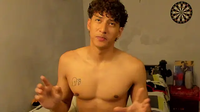 Snapshot of Ivano_joness chatting on 01/30/25, 07:15 Ivano joness online show from 01/30/25, 07:15