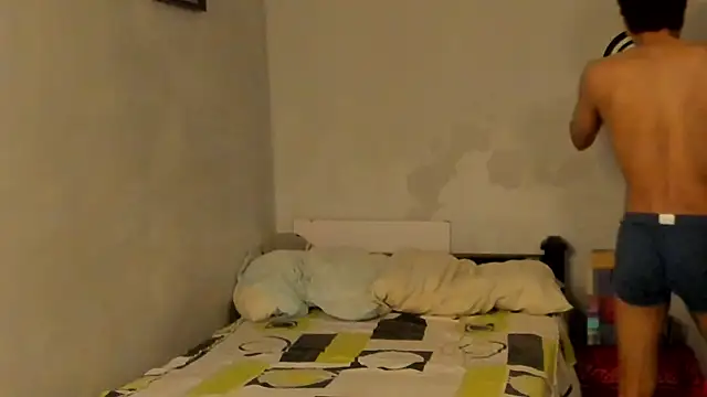 Snapshot of Ivano_joness chatting on 02/02/25, 10:13 Ivano joness online show from 02/02/25, 10:13