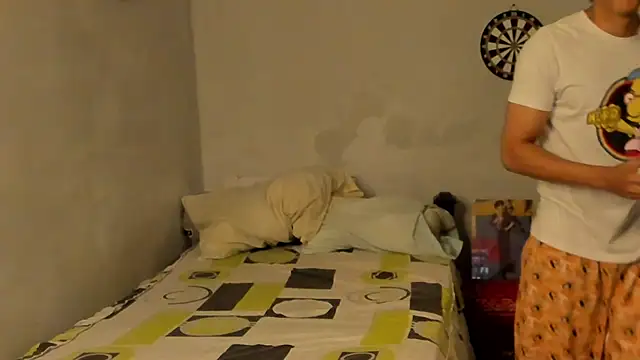 Snapshot of Ivano_joness chatting on 02/03/25, 04:04 Ivano joness online show from 02/03/25, 04:04