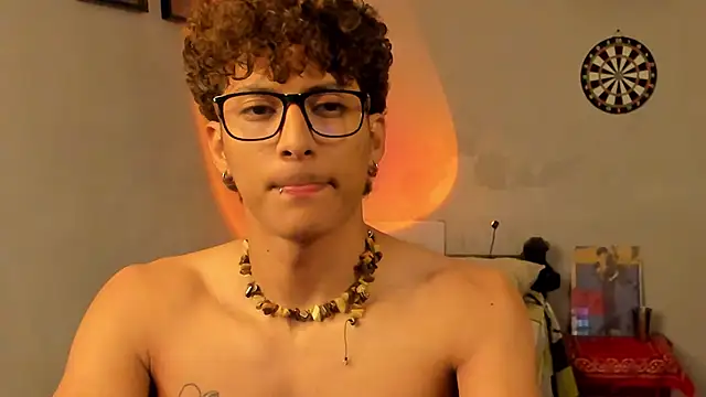 Snapshot of Ivano_joness chatting on 02/05/25, 06:13 Ivano joness online show from 02/05/25, 06:13