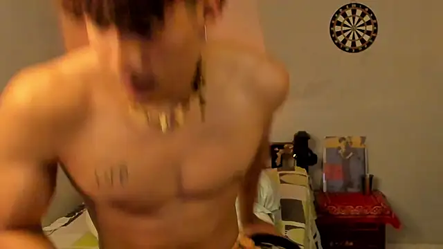 Snapshot of Ivano_joness chatting on 02/05/25, 12:17 Ivano joness online show from 02/05/25, 12:17