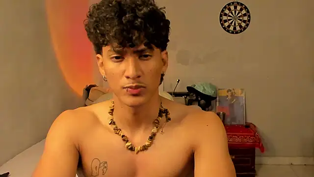 Snapshot of Ivano_joness chatting on 02/11/25, 09:42 Ivano joness online show from 02/11/25, 09:42