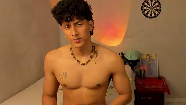 Snapshot of Ivano_joness chatting on 02/12/25, 12:55 Ivano joness online show from 02/12/25, 12:55