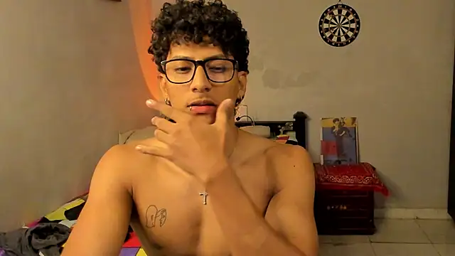 Snapshot of Ivano_joness chatting on 02/24/25, 09:10 Ivano joness online show from 02/24/25, 09:10