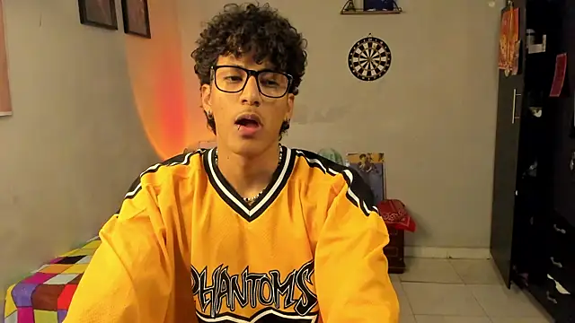 Snapshot of Ivano_joness chatting on 03/09/25, 05:28 Ivano joness online show from 03/09/25, 05:28