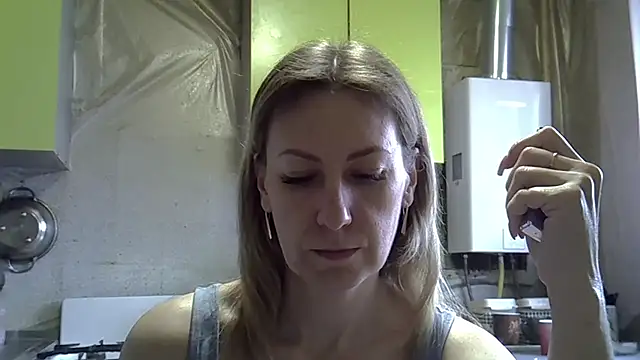 Snapshot of AshleyXHoney chatting on 04/24/26, 07:00 AshleyXHoney online show from 04/24/26, 07:00
