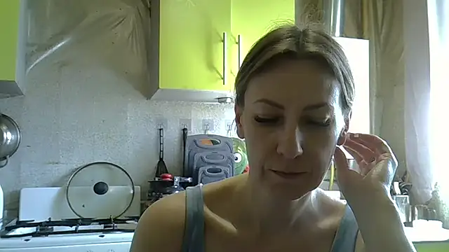 Snapshot of AshleyXHoney chatting on 05/05/26, 07:38 AshleyXHoney online show from 05/05/26, 07:38