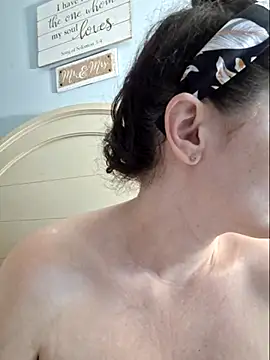 MilfyMrsRobinson online show from 02/18/25, 11:19