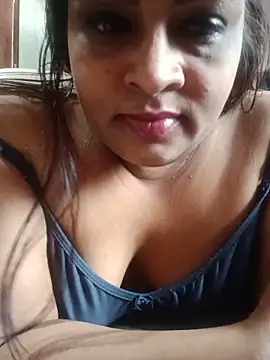 Snapshot of Love_Jenny chatting on 06/17/26, 04:48 Love Jenny online show from 06/17/26, 04:48