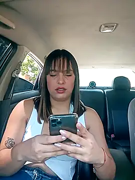 Snapshot of Brisy28 chatting on 11/13/25, 04:17 Brisy28 online show from 11/13/25, 04:17