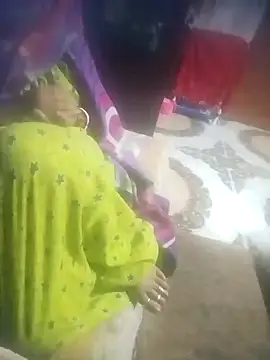 Snapshot of Working- chatting on 02/11/26, 06:24 Working- online show from 02/11/26, 06:24